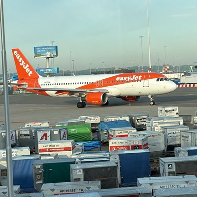 G-EZUN Airbus A320 easyJet, AMS → LTN, 2 Oct 2026, photographed by Tiger Tiger Tiger