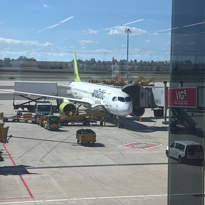 AUA695J Airbus A220-300 airBaltic, VIE → BBU, 6 Sept 2026, photographed by Nikola
