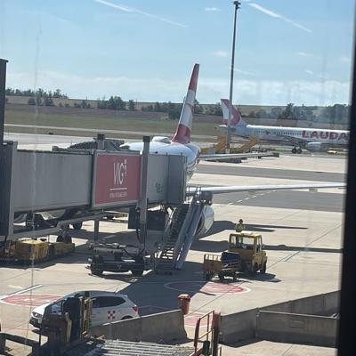 OE-LWE Embraer E195 Austrian Airlines, VAR → VIE, 6 Sept 2026, photographed by Nikola